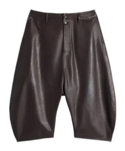 Lemaire Button Detailed Tapered Shorts In Brown