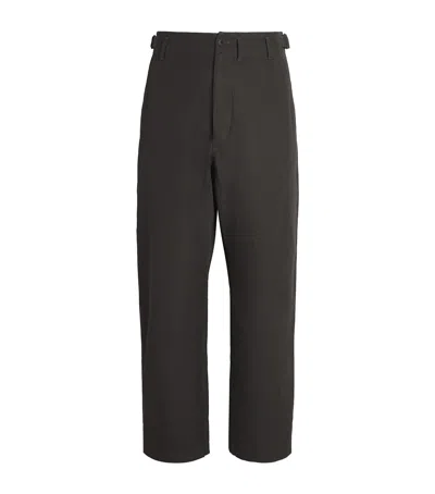 Lemaire Carrot Tapered Straight Trousers In Brown