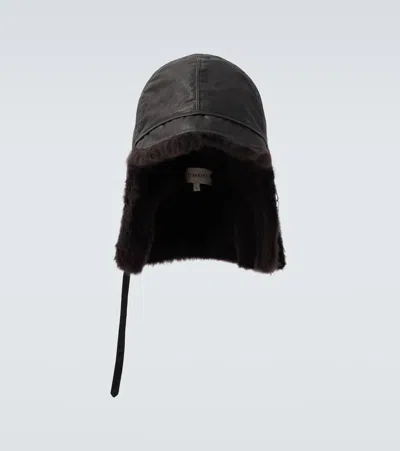Lemaire Coated Reversible Cotton Canvas And Shearling Hat In Black