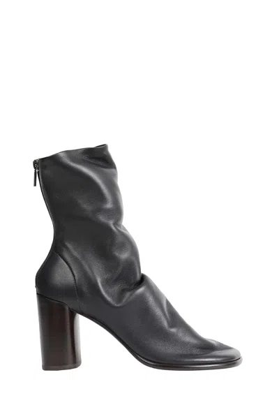 Lemaire Glove Leather Ankle Boots In Black