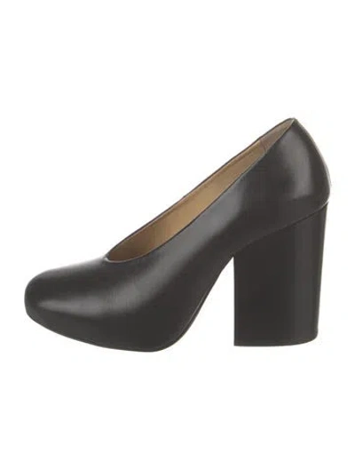 Pre-owned Lemaire Leather Pumps In Black