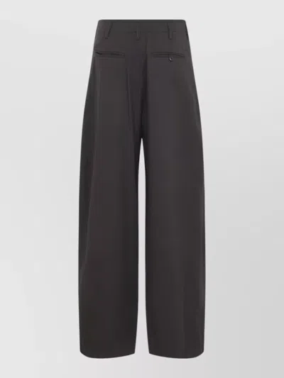 Lemaire Ristretto Large Chino Tailored Shorts In Black