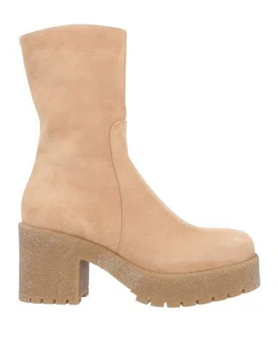 Lemaré Woman Ankle Boots Beige Size 9 Leather