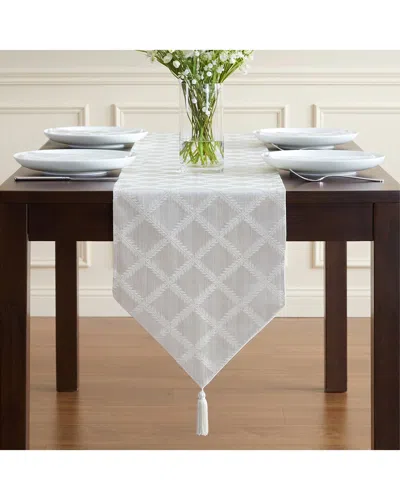 Lenox Laurel Leaf Runner In White