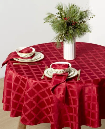Lenox Laurel Leaf Tablecloth, 70" Round In Red