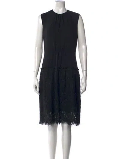 Pre-owned Les Copains Lace Pattern Knee-length Dress In Black