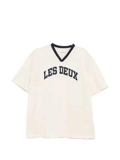 Les Deux Bronson V-neck T-shirt In White