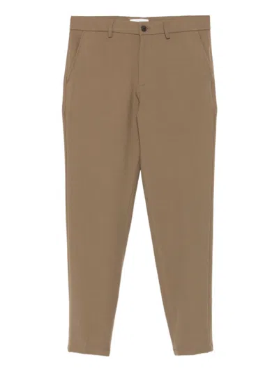 Les Deux Como Reg Pocket Trousers In Brown