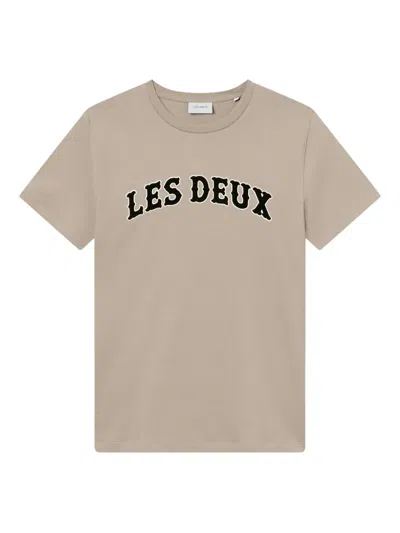 Les Deux Crew-neck T-shirt In Brown
