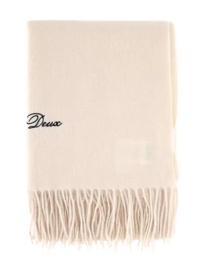 Les Deux Fringed Logo Scarf In Neutral