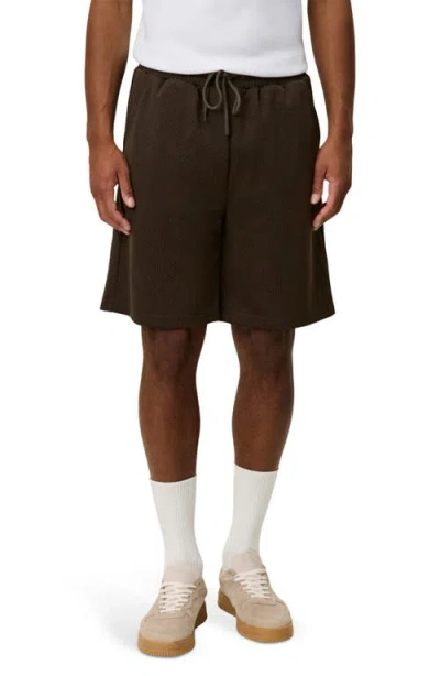 Les Deux Shawn Mesh Shorts In Brown