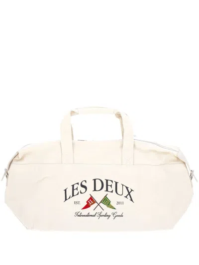 Les Deux Suitcases