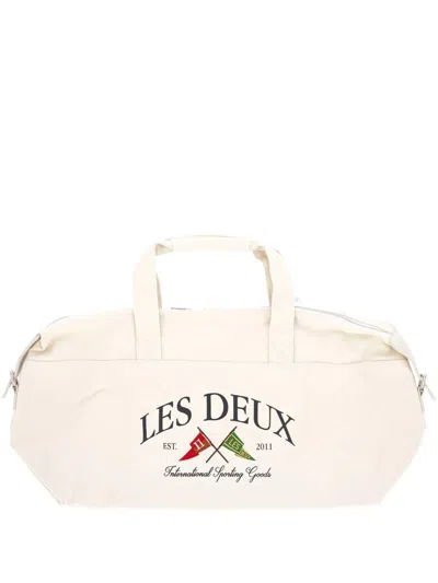 Les Deux Suitcases