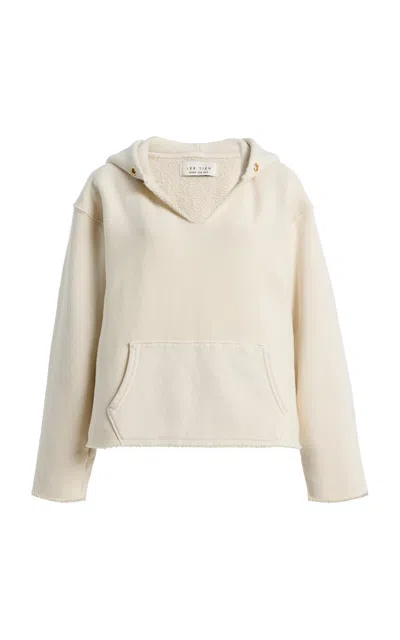 Les Tien Moda Operandi In White