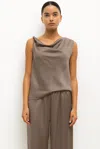 Leset Barb Shell Top In Gray