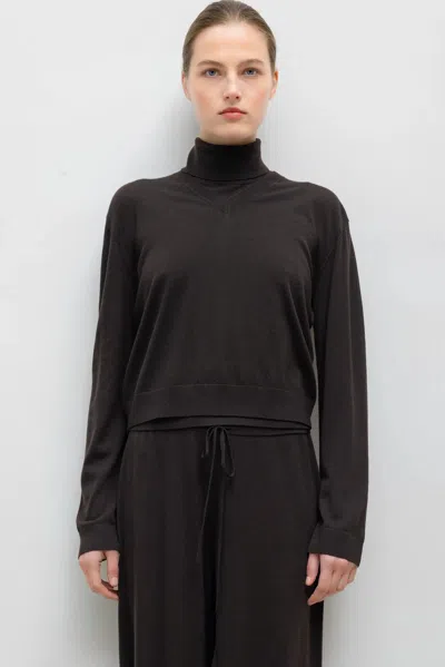 Leset James Classic V Neck In Black