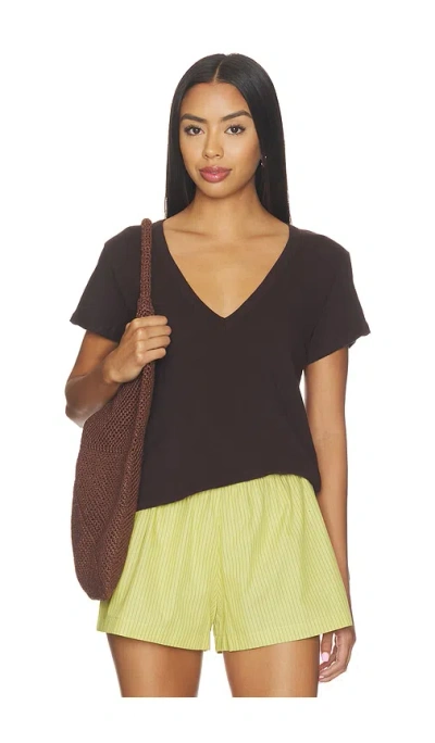 Leset Laura V Neck Tee In Chocolate