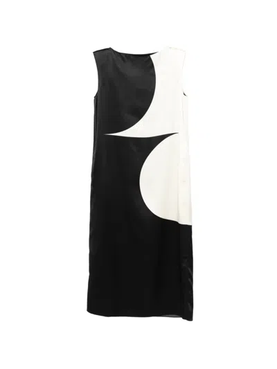 Less H-line Sleeve Dress In Black