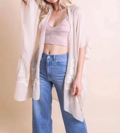 Leto Lightweight Floral Embroidered Tassels Boho Festival Kimono Wrap In White