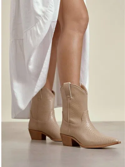 Let's See Style Karlie Western Boots In Taupe In Grey
