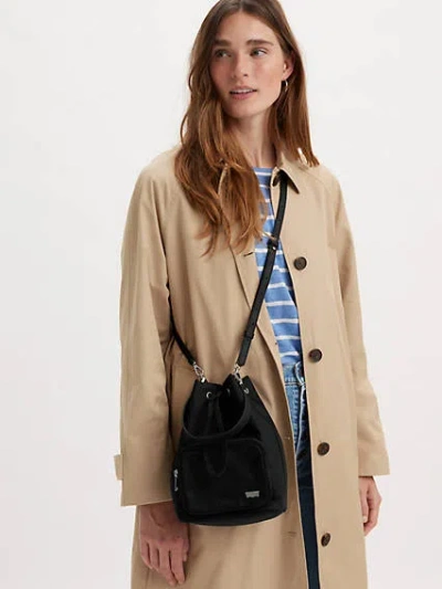 Levi's Bucket Bag In Black