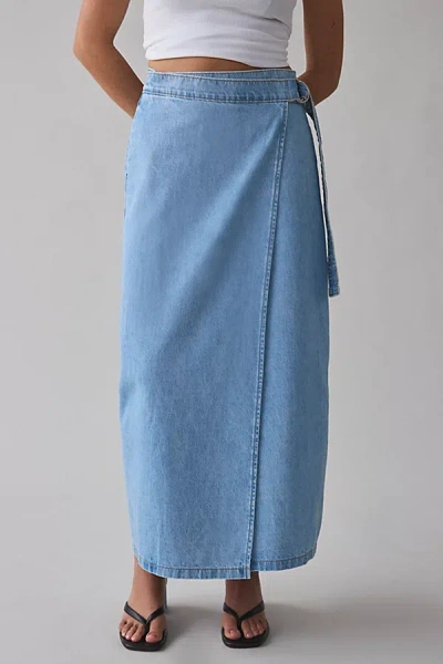 LEVI'S COLUMN WRAP DENIM MIDI SKIRT IN WRAPPED IN BLUE, WOMEN'S AT URBAN OUTFITTERS