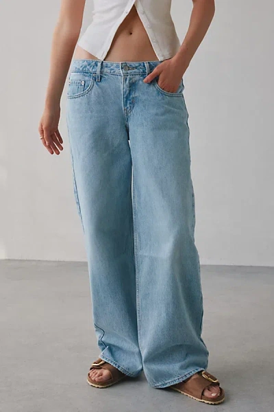 Levi's Low Loose Jean In Price Is Right, Women's At Urban Outfitters