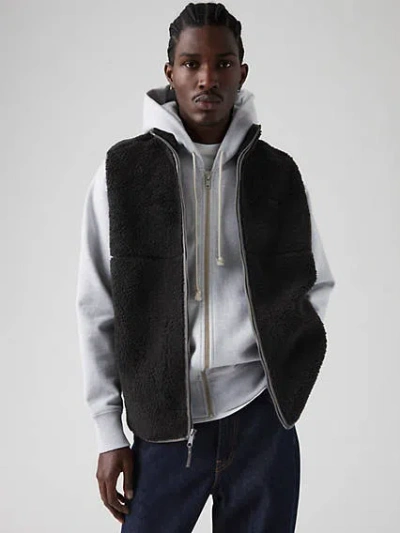 Levi's Summit Sherpa Vest In Jet Black