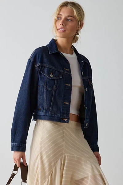 Levi's ‘90s Shrunken Trucker Denim Jacket In Remember Together/dark Wash, Women's At Urban Outfitters In Blue
