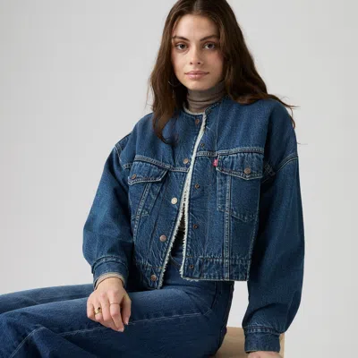 Levi's Collarless Cropped Sherpa Trucker Jacket In Medium Wash / Rogue Rumor