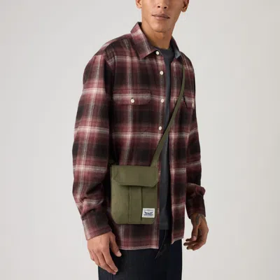 Levi's Duboce Crossbody Pouch In Green