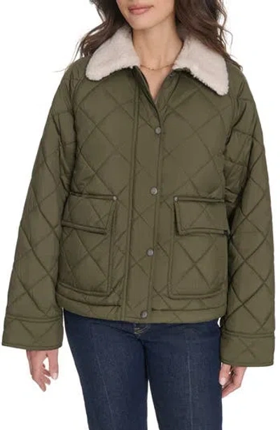 Levi's® Faux Shearling Lined Diamond Quilted Barn Jacket In Green