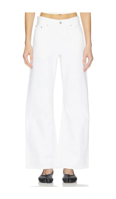 Levi's Loose Boot In White
