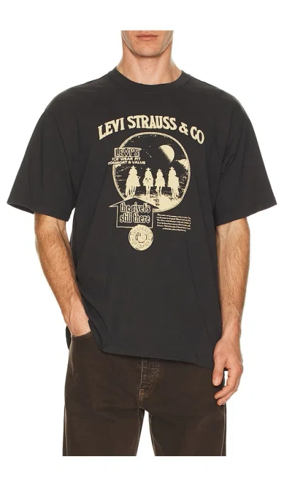 Levi's Vintage Fit Graphic Tee In Black