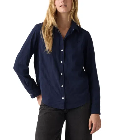 Levi's Women's Classic Fit Button-front Shirt In Blue