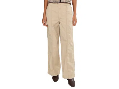 Levi's(r) Womens Baggy Parachute In White