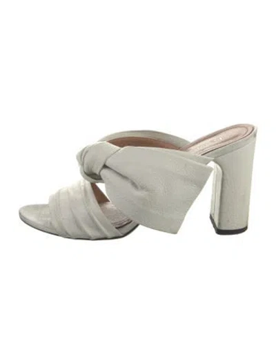 Pre-owned Lewit Leather Bow Accents Slides In White