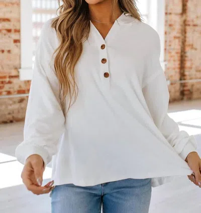 Liam & Company Ruthie Hooded Pullover In White