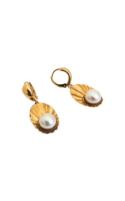 Liase Crown Shell Earrings In Gold