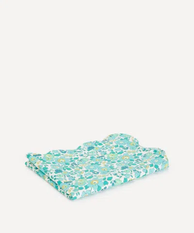 Liberty Betsy Double-sided Scallop Placemat In Blue
