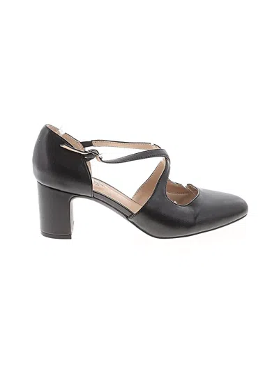 Pre-owned Life Stride Flats In Black