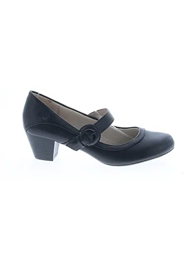 Pre-owned Life Stride Flats In Black
