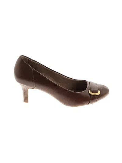 Pre-owned Life Stride Flats In Brown