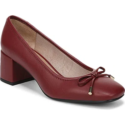 Lifestride Cora Block Heel Pump In Red