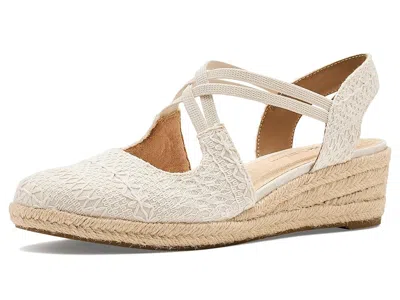 Lifestride Patience Espadrille Shoes In Sand