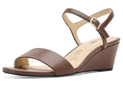 Lifestride Sawyer Strappy Sandals In Brown