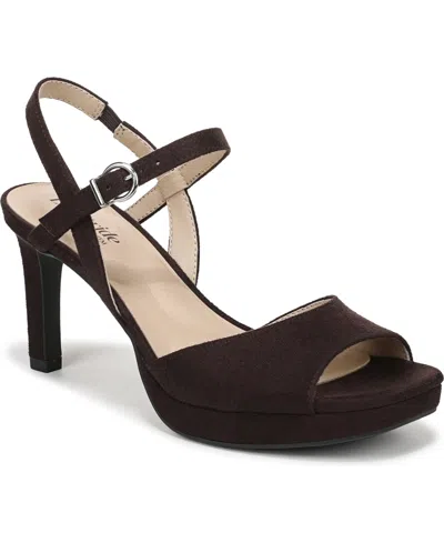 Lifestride Gwendolyn Ankle Strap Sandal In Brown