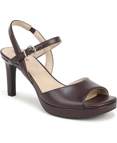 Lifestride Gwendolyn Ankle Strap Sandal In Brown