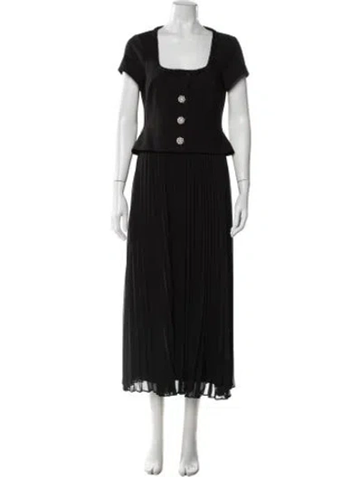Pre-owned Likely V-neck Knee-length Dress In White