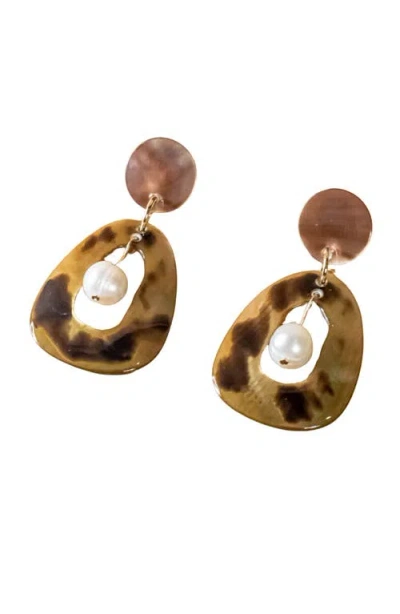 Likha Mother-of-pearl Hollow Earrings With Inner Pearl In Brown